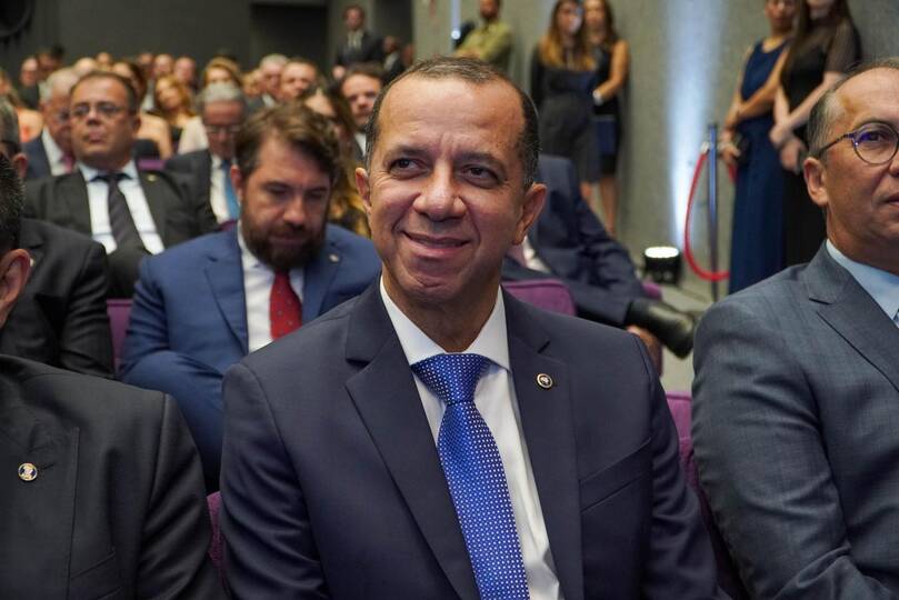 Com Presidente Carlos Alberto Martins Filho na Vice-Presidência, Vanessa Mateus toma posse na AMB