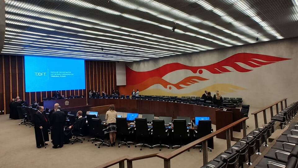 Tribunal Pleno remove Juiz à Turma Recursal e promove Juíza à 2ª Vara Criminal e 2º Juizado Especial Criminal de Planaltina em sessão nesta terça