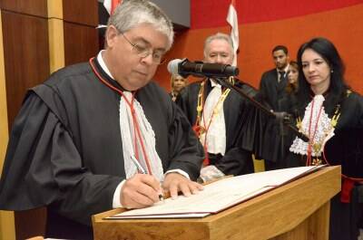 Tribunal Pleno elege o Desembargador Alfeu Gonzaga Machado como Ouvidor-Geral do TJDFT