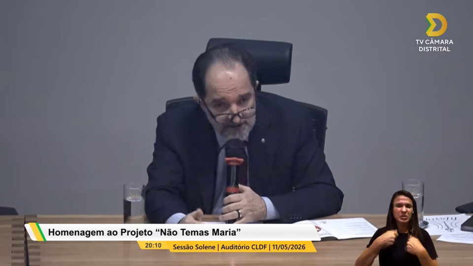 Juiz recebe moção de louvor da CLDF por projeto de proteção às mulheres
