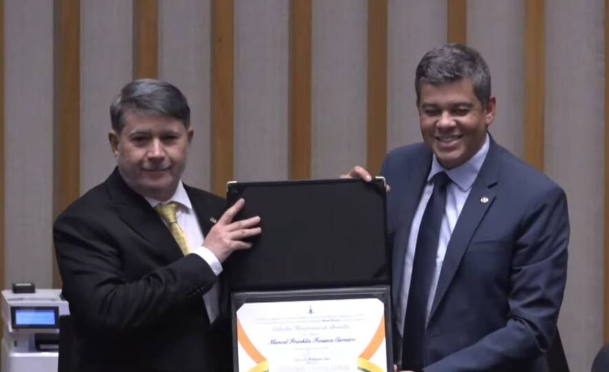Juiz Manoel Franklin Fonseca Carneiro recebe título de Cidadão Honorário de Brasília